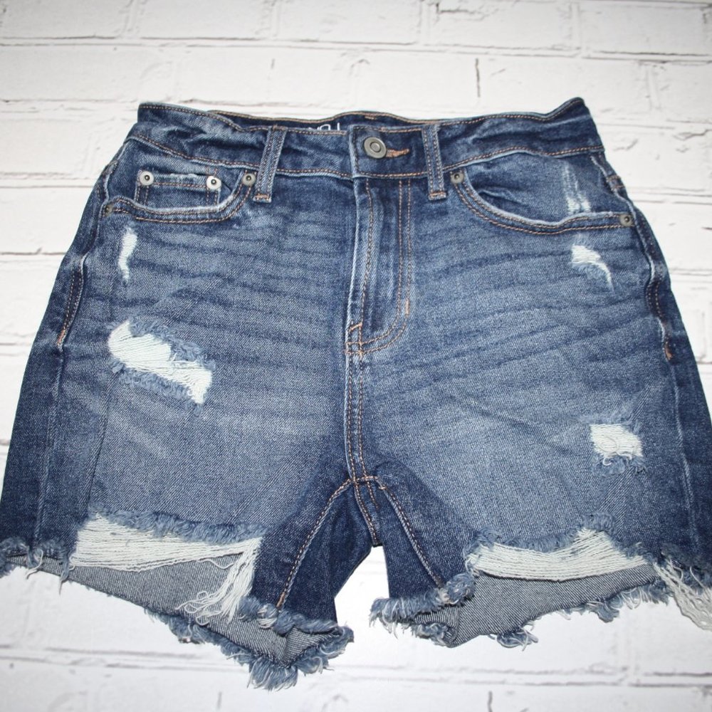 🔵✨ Distressed Jean Shorts · No Boundaries · Size 1 ✨🔵